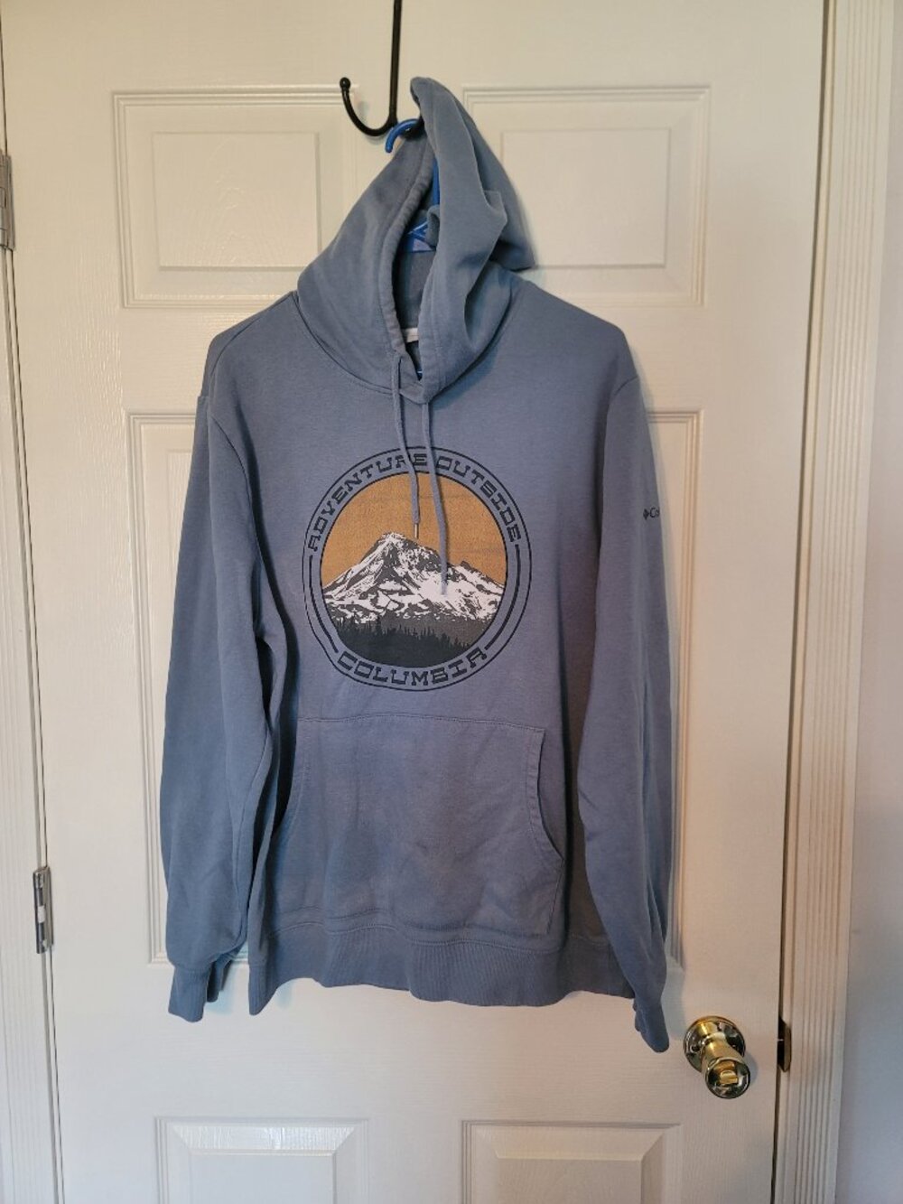Mens Columbia adventure outside hoodie - has faded sun spots in images - size M